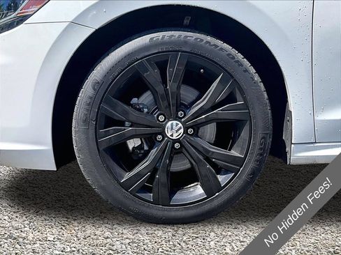Used 2022 Volkswagen Passat 2.0T SE FWD image 8