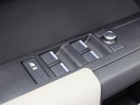 Used 2020 Land Rover Defender 110 S image 67