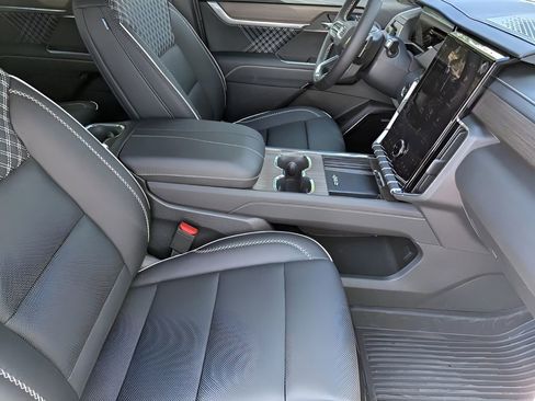 New 2026 GMC Acadia Denali w/ Super Cruise Package image 18