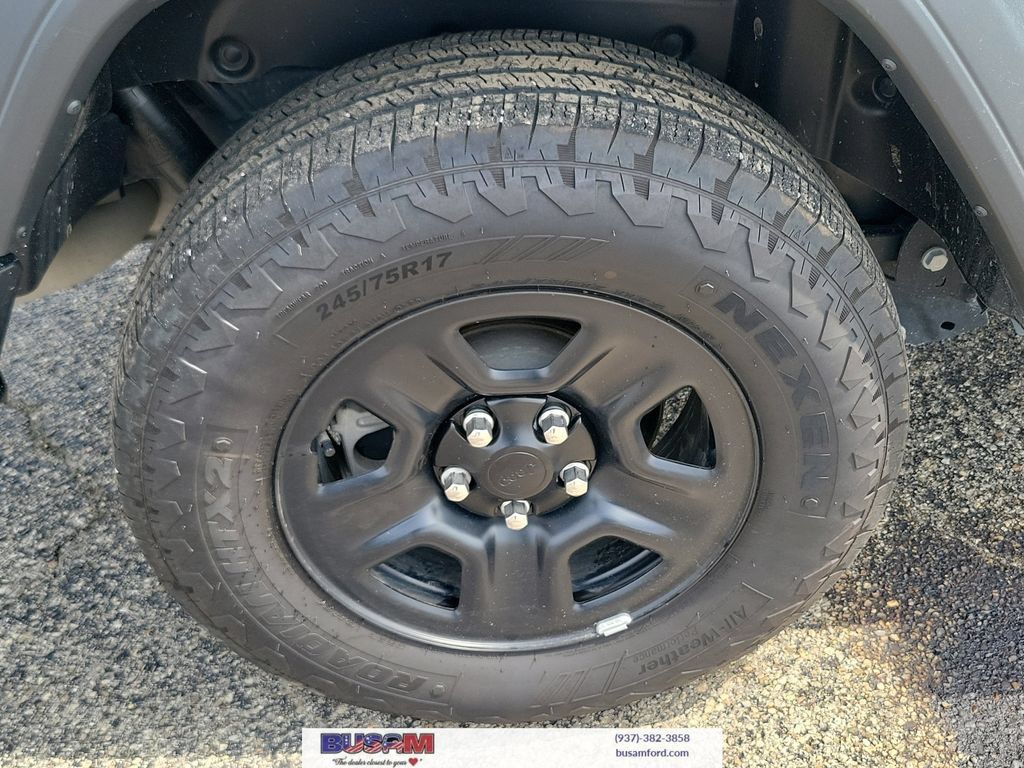 Used 2025 Jeep Wrangler Sport AWD/4WD image 5