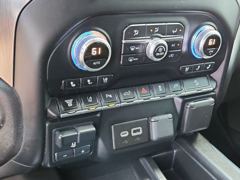 Used 2022 GMC Sierra 2500 Denali image 15