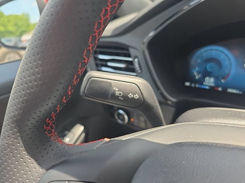 Used 2024 Ford Escape ST-Line Elite w/ Premium Technology Package AWD/4WD image 19