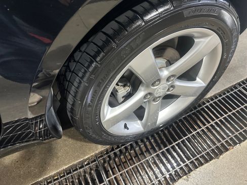 Used 2007 Pontiac Solstice Convertible w/ Convenience Package image 11