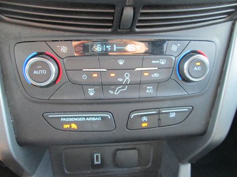 Used 2017 Ford Escape SE image 8