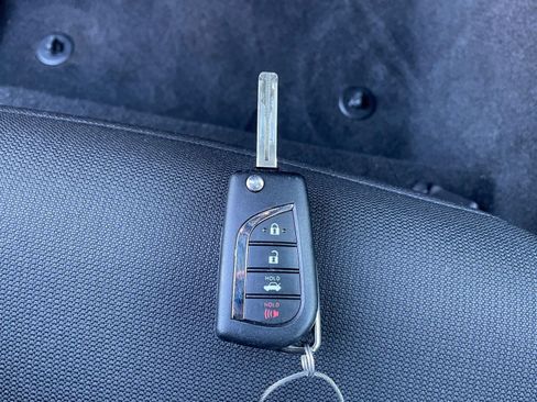 Used 2025 Toyota Corolla LE image 22