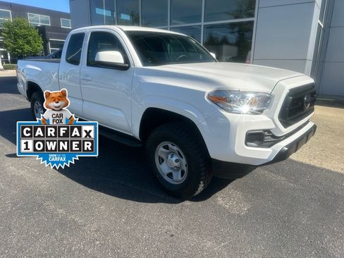 Used 2021 Toyota Tacoma SR w/ SR Convenience Package AWD/4WD image 1