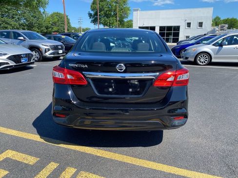 Used 2018 Nissan Sentra S FWD image 5