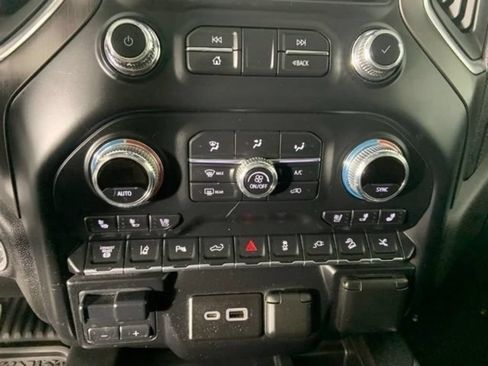 Used 2021 GMC Sierra 2500 AT4 w/ AT4 Premium Plus Package AWD/4WD image 29