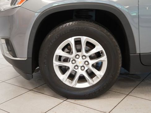 Used 2018 Chevrolet Traverse LT FWD image 17