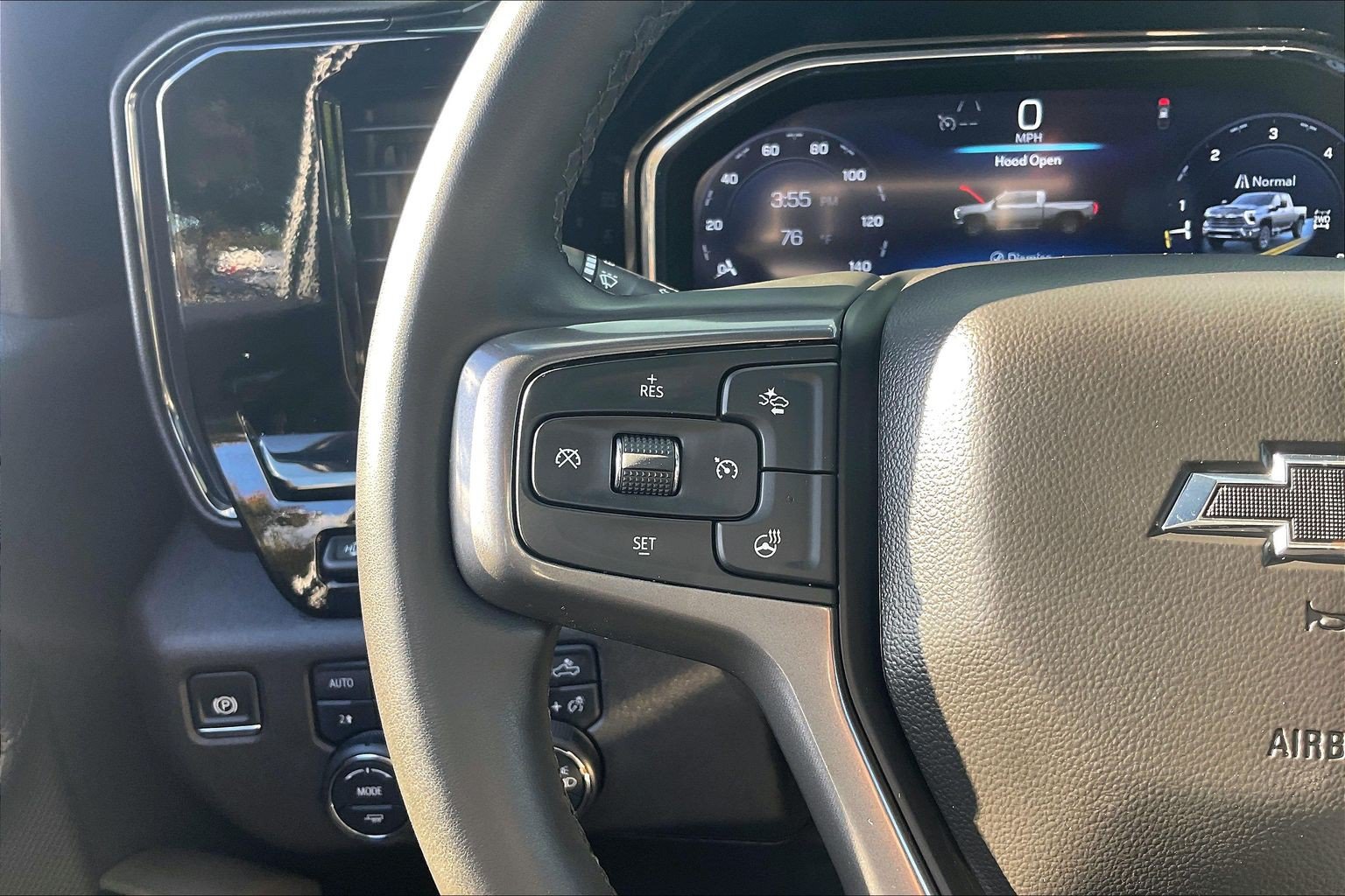Used 2024 Chevrolet Silverado 2500 ZR2 w/ Technology Package AWD/4WD image 23