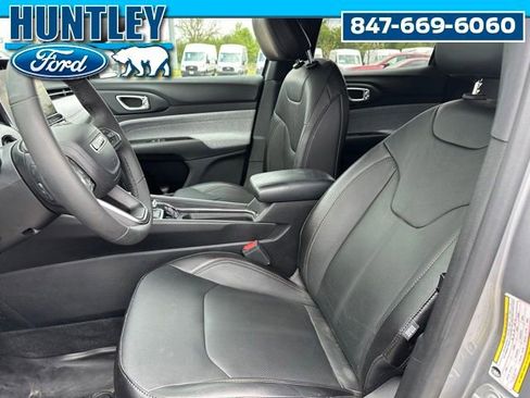 Used 2023 Jeep Compass Latitude AWD/4WD image 15
