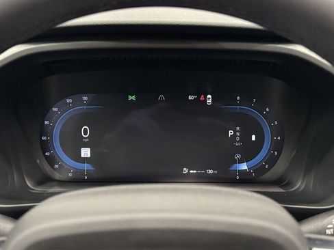 Used 2025 Volvo XC40 B5 Core image 31