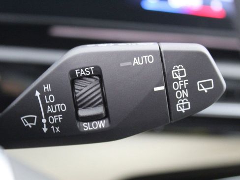 Used 2025 BMW X1 xDrive28i w/ Technology Package image 35