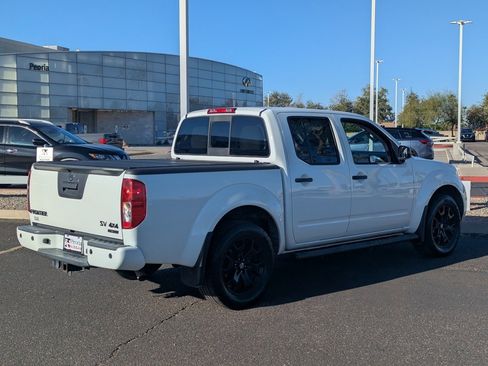 Used 2021 Nissan Frontier SV w/ Midnight Edition Floor Mats image 8