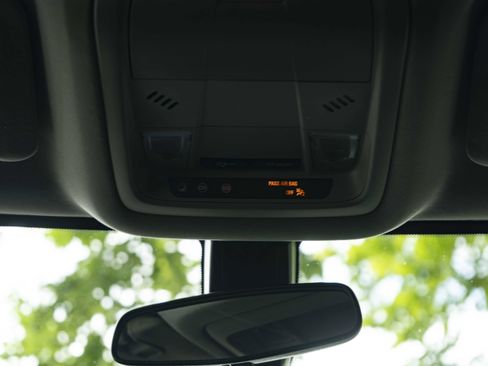 Used 2021 GMC Acadia SLE FWD image 36