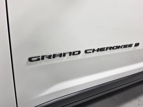 New 2026 Jeep Grand Cherokee L 2WD image 19