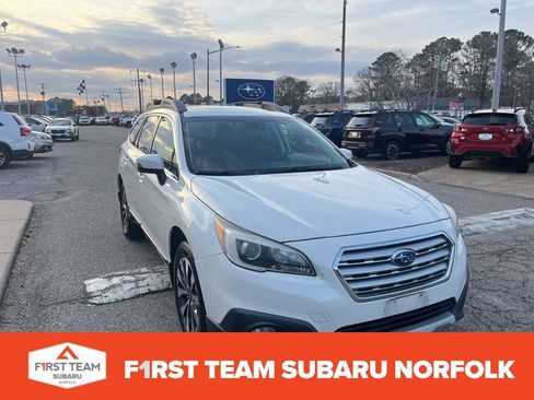 Used 2017 Subaru Outback 2.5i Limited image 2
