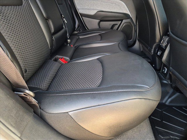 Used 2025 Jeep Compass Latitude AWD/4WD image 19