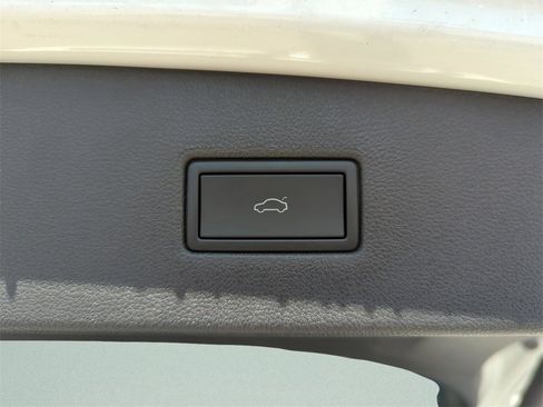 Used 2024 Volkswagen Tiguan Wolfsburg Edition image 17