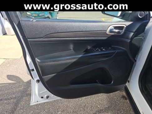 Used 2017 Jeep Grand Cherokee Laredo image 10