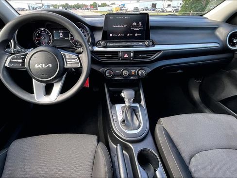Used 2024 Kia Forte LXS FWD image 13