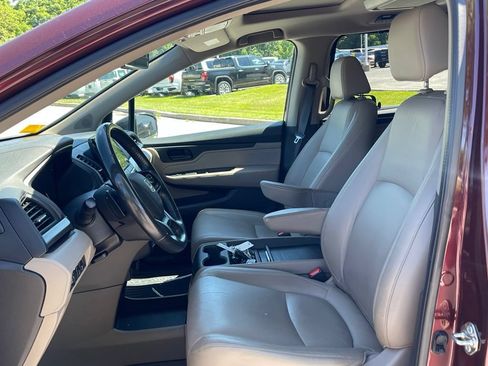 Used 2018 Honda Odyssey Touring image 9
