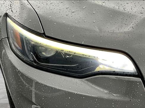 Used 2019 Jeep Cherokee Limited AWD/4WD image 31