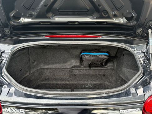 Used 2021 MAZDA MX-5 Miata Sport image 26