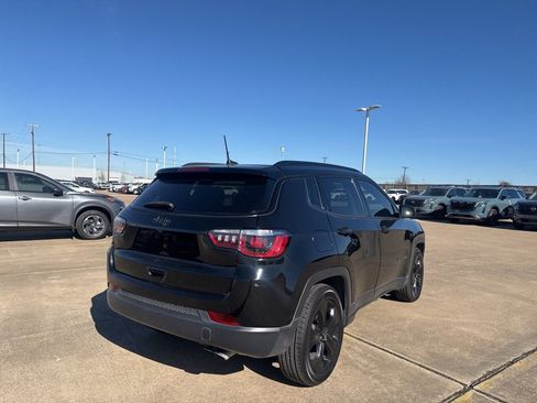Used 2020 Jeep Compass Latitude image 21