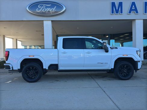 Used 2024 GMC Sierra 2500 AT4 w/ Technology Package image 7