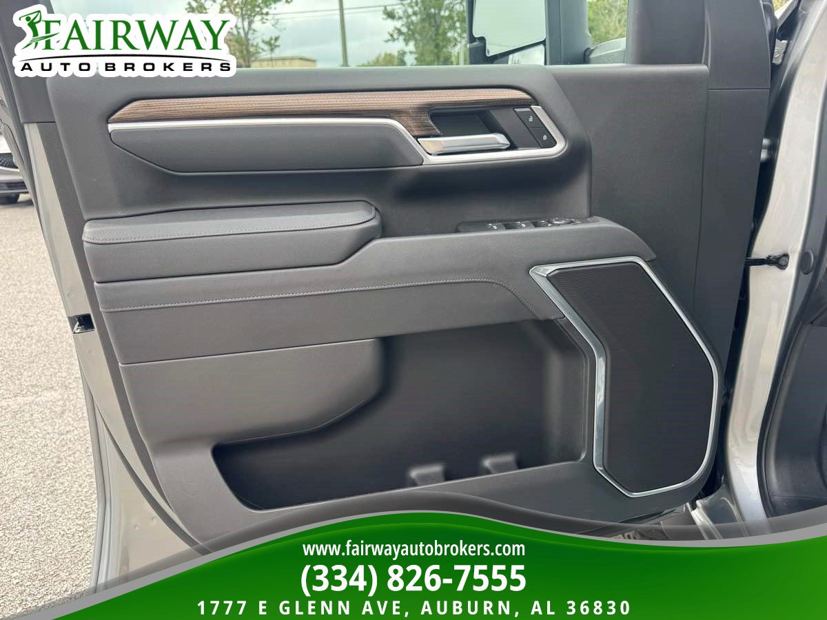 Used 2025 Chevrolet Silverado 2500 LT w/ Trail Boss Package AWD/4WD image 28