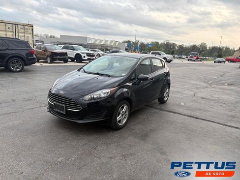 Used 2019 Ford Fiesta SE image 1