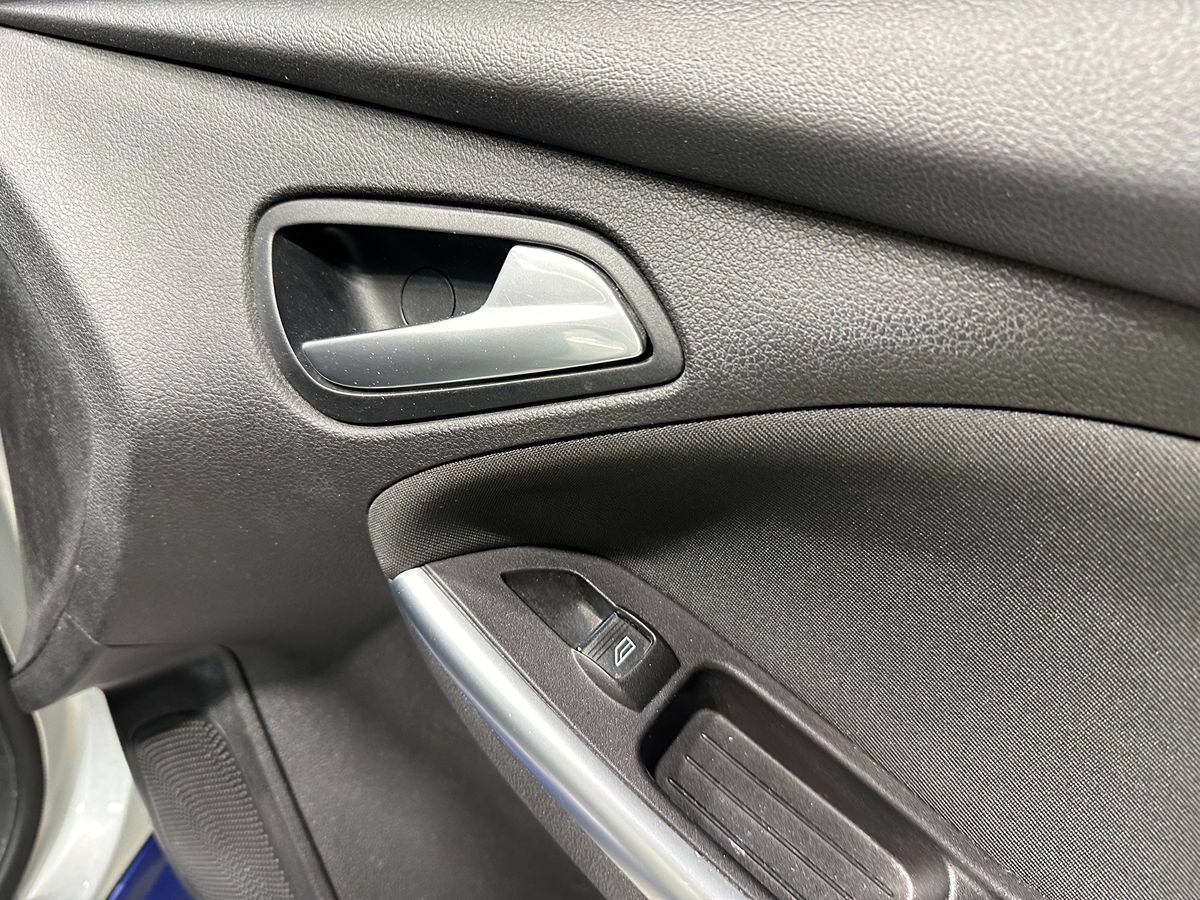 Used 2013 Ford Focus ST FWD image 11
