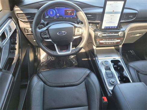 Used 2022 Ford Explorer ST w/ Equipment Group 401A image 9