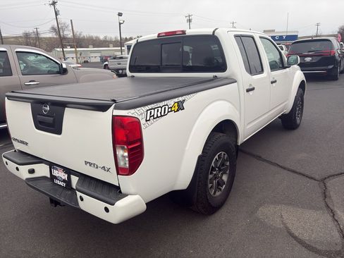 Used 2018 Nissan Frontier PRO-4X image 4
