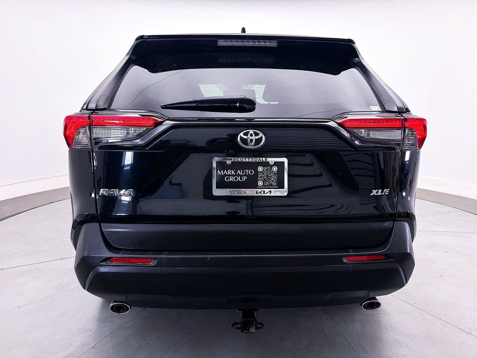 Used 2019 Toyota RAV4 XLE Premium w/ Carpet Mat Package FWD image 13
