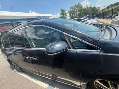 Used 2016 Honda Odyssey Touring Elite image 2
