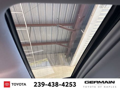 Used 2019 Toyota Highlander XLE FWD image 14