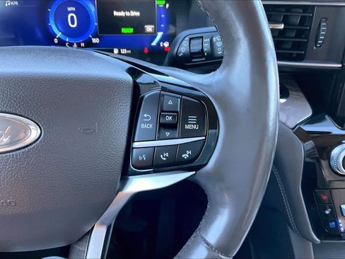 Used 2023 Ford Explorer Platinum w/ Technology Package image 23