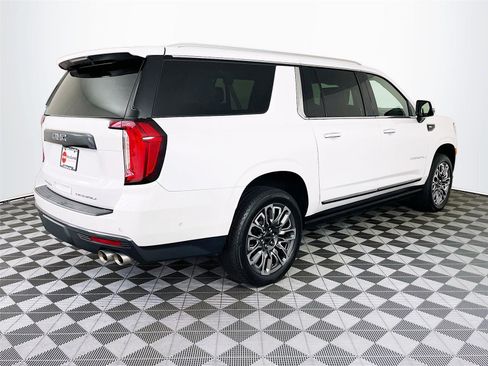 Used 2023 GMC Yukon XL Denali Ultimate image 9