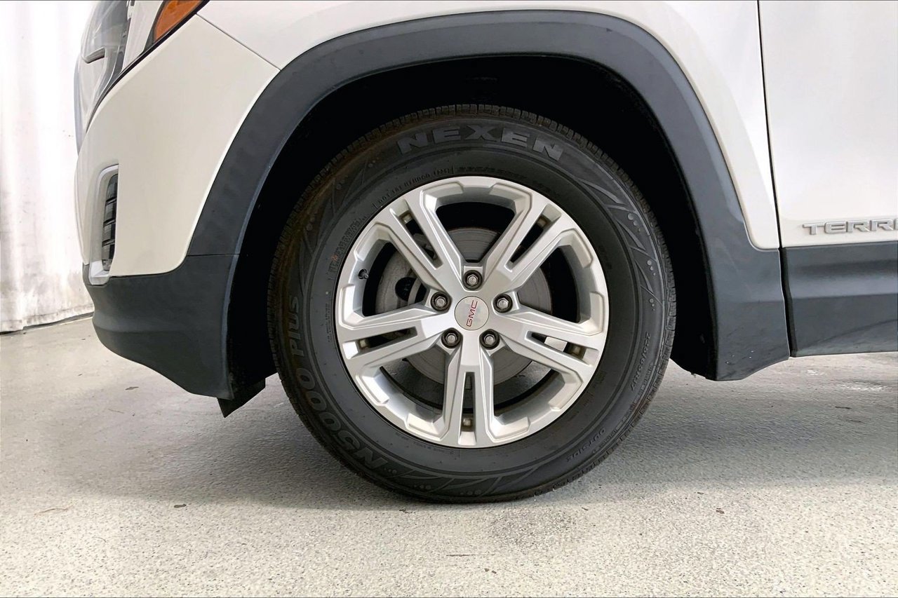 Used 2020 GMC Terrain SLE w/ Driver Convenience Package FWD image 6
