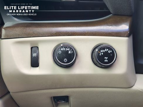 Used 2020 Cadillac Escalade Premium Luxury AWD/4WD image 20
