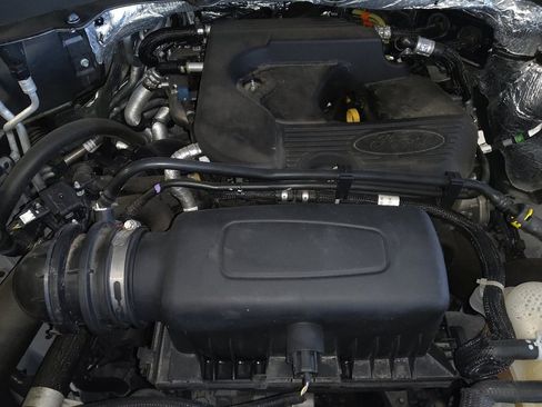 Used 2020 Ford Explorer XLT w/ Equipment Group 202A image 30