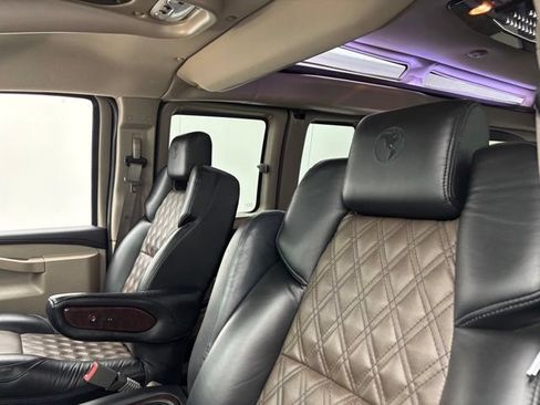 Used 2022 GMC Savana 2500 Extended w/ Enhanced Convenience Package RWD image 20