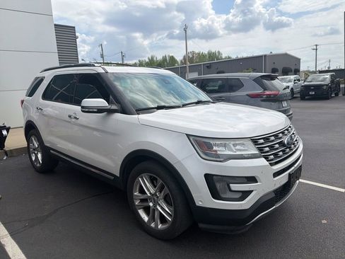 Used 2016 Ford Explorer Limited w/ Equipment Group 301A image 2