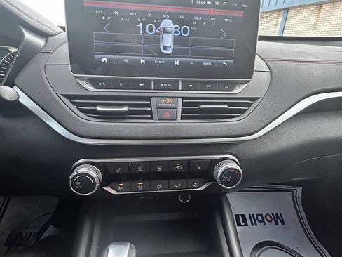 Used 2019 Nissan Altima 2.5 SR w/ SR Premium Package FWD image 17
