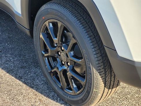 New 2026 Jeep Compass Latitude AWD/4WD image 5