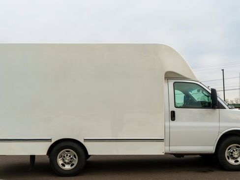 Used 2021 Chevrolet Express 3500 w/ Power Convenience Package image 5