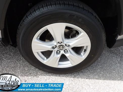 Used 2021 Toyota RAV4 XLE w/ Convenience Package AWD/4WD image 23