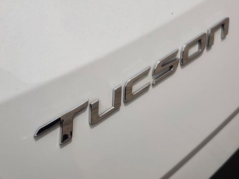 Used 2023 Hyundai Tucson Limited FWD image 8